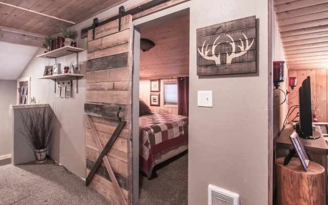 Camp David 1 Bedroom Home by NW Comfy Cabins - фото 2
