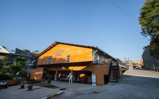 RedDoorz Plus @ Raya Sengkaling