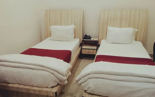 Hotel Crossroad by OYO Rooms