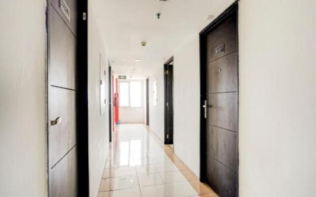 OYO Flagship 90087 Apartment Menara Rungkut 2