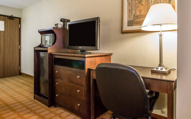 Quality Inn & Suites Marinette