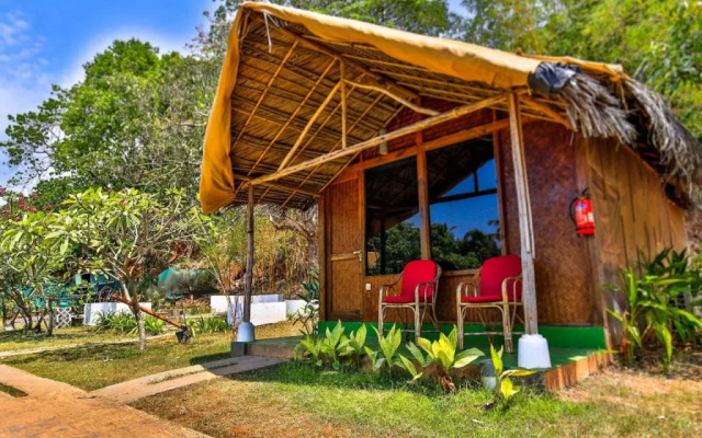 Vartys - The Hillside Huts