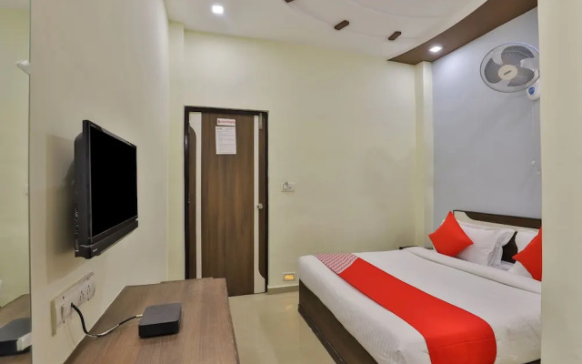 OYO 19003 Flagship Hotel Rudra Mahal