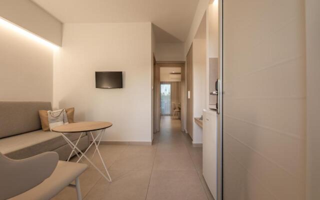 Mythos Suites Hotel