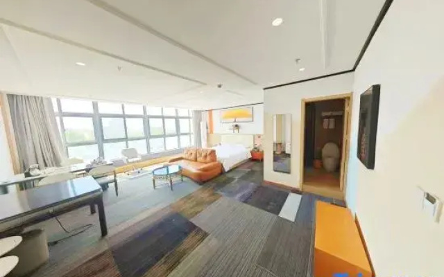 One Plus One Business Hotel