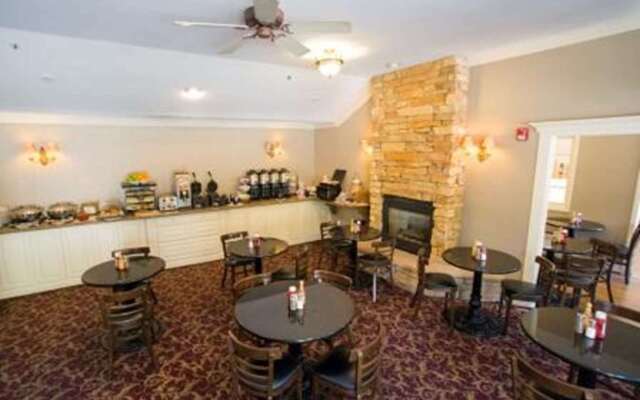 Pelican Inn & Suites