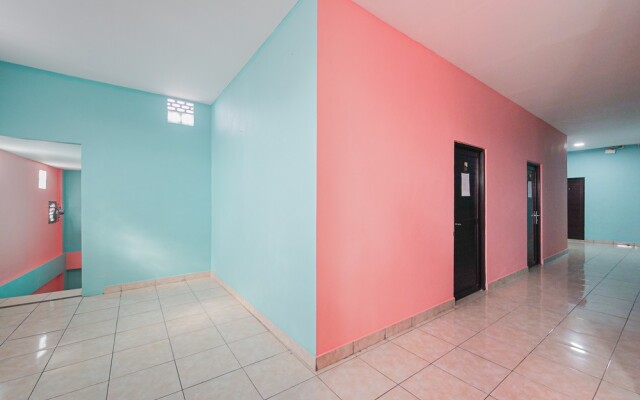 RedDoorz near Universitas YARSI
