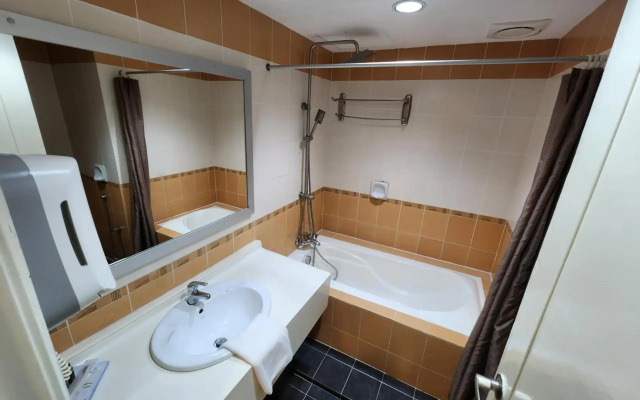 Grand Puteri Hotel