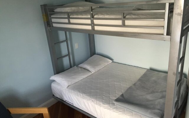 HI - Hyannis Hostel