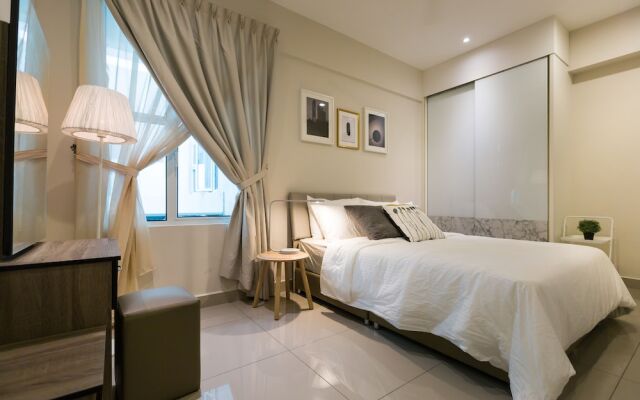 Spacious Seaview Suite