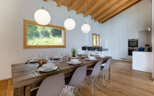 Chalet Les Etablonsluxury Chaletski-in Ski-out