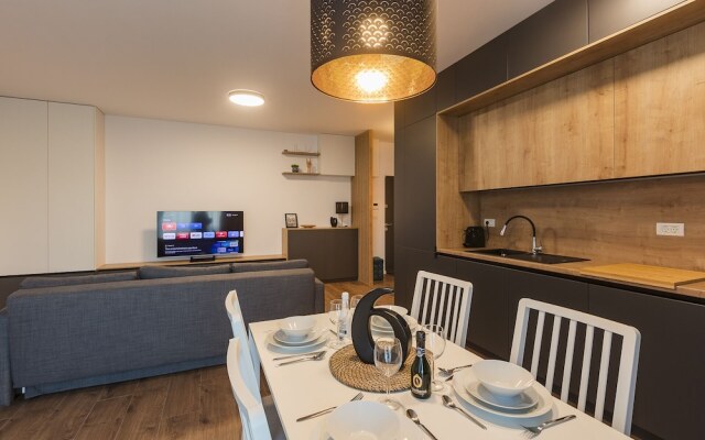 Zoe Apartment