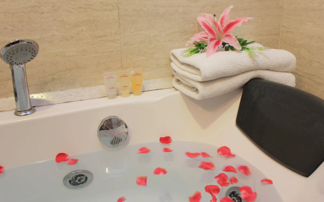 Romantique Hotel De Hanoi