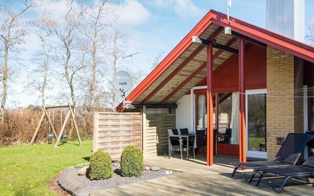 Pleasant Holiday Home in Hemmet near Sea