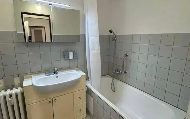 Apart for Rent Near Center
