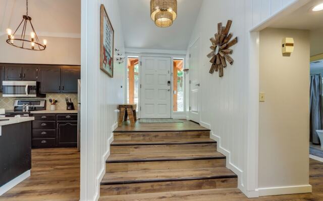 Spacious Decks & Dock: Margaritaville Home!