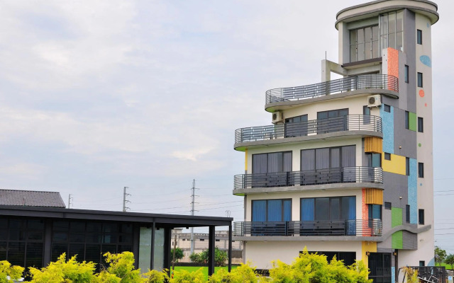 Qian Qian Riverside B&B