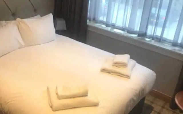 Rowantree Hotel