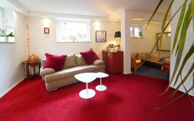 Freundliche Ferienwohnung (Souterrain) mit Gartenmitbenutzung im Haus Lotus