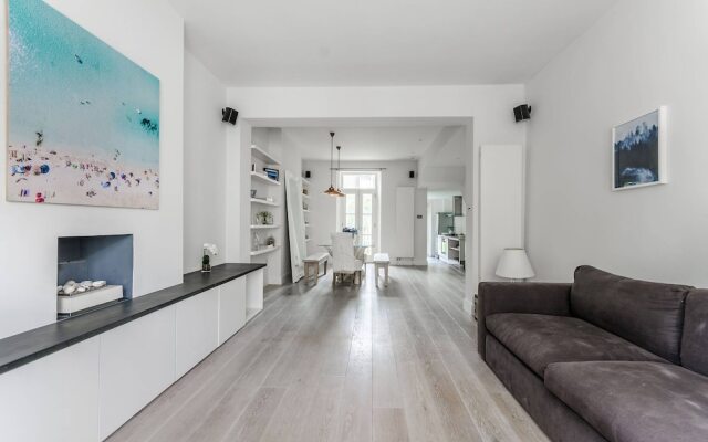 2 Bedroom Chelsea Flat By Thames