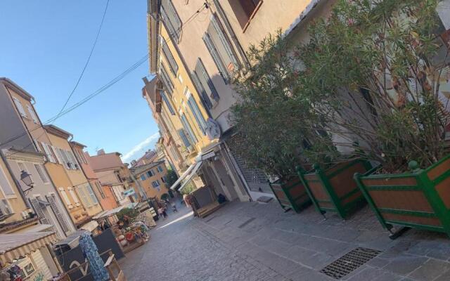 Appartement centre ville St Maxime, plage à pied