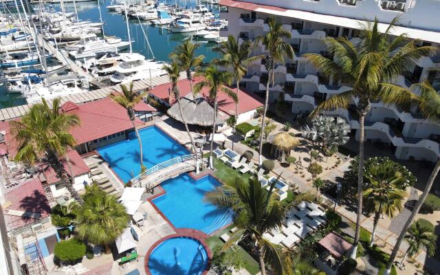 The Westmarine Waterfront Hotel