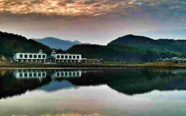 Yingxi Peak Forest Corridor Xingxiwei Homestay