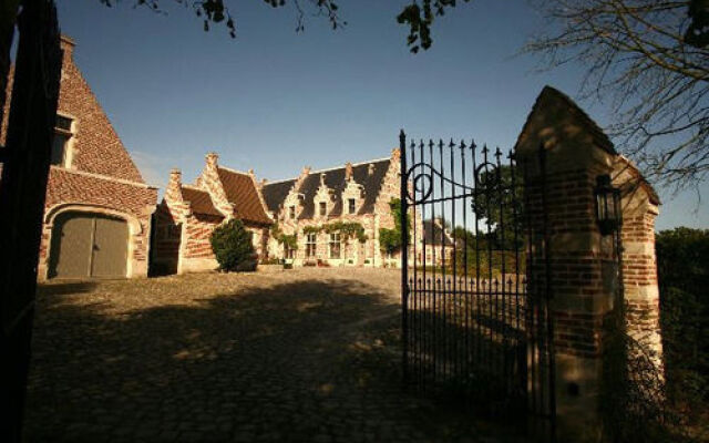 hotelImage