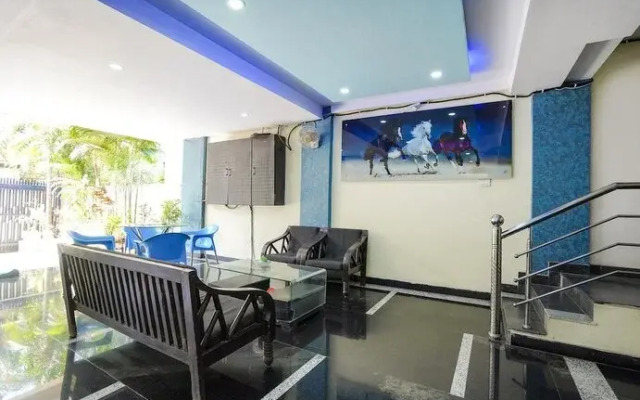 Fabexpress Vandan Villa Rooms Service Apartment