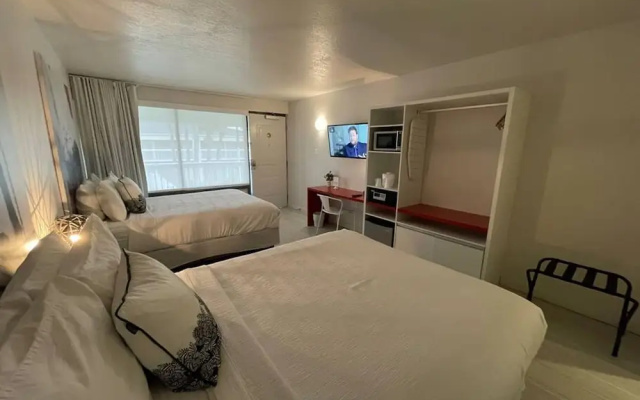 Cozy Hotel With Super Location Near Disney
