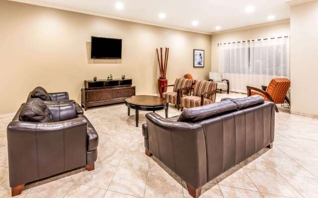 Ramada by Wyndham College Station