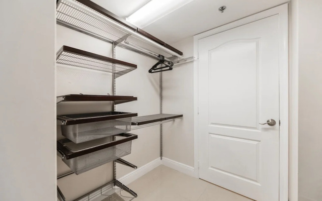 Wonderful 3BR Condo at Brickell