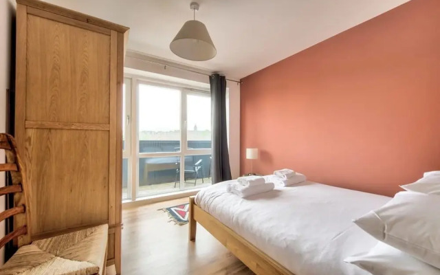 Beautiful 3Bdr Home With Private Roof Terrace