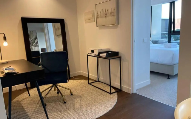 Luxury 1BR + Study near MCG, Tennis Centre & City – Guest Rooms – Melbourne