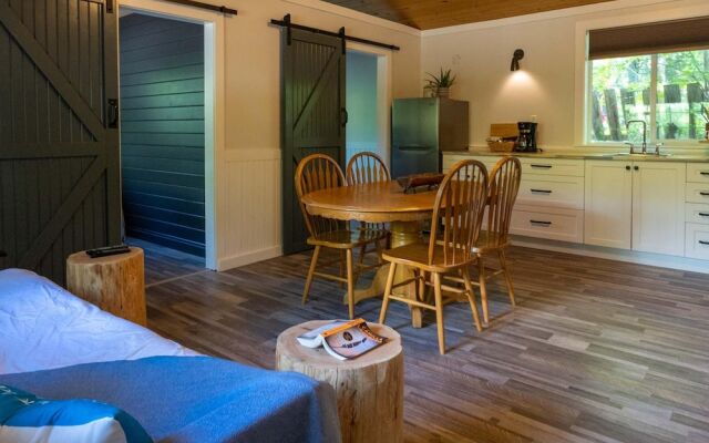 Barefoot Villas Cabin 1 Beaver w/ Hot tub