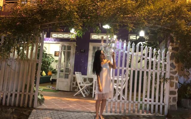 Nhà Tím Homestay