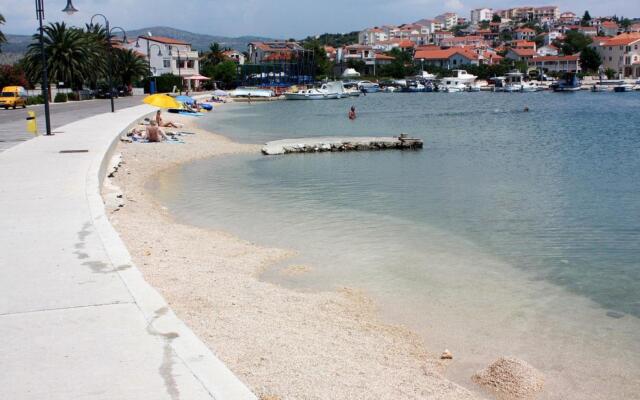 Lias 2 - With Restaurant - A8