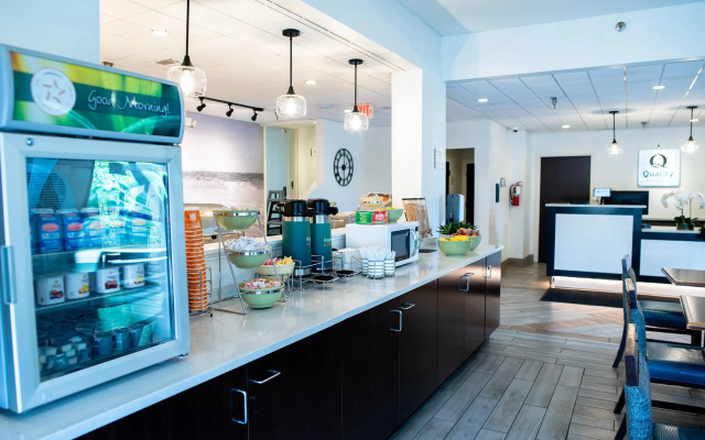 Quality Inn Palm Beach International Airport