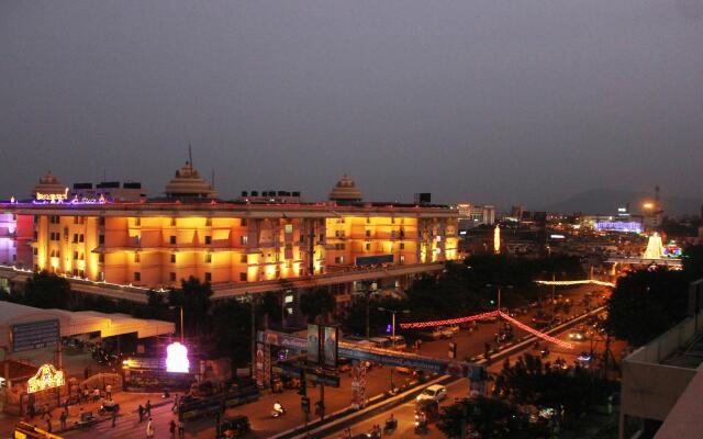 Hotel Govind Heights