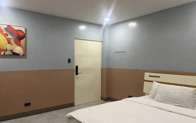 Qingqing Hotel Pasay Manila near MOA