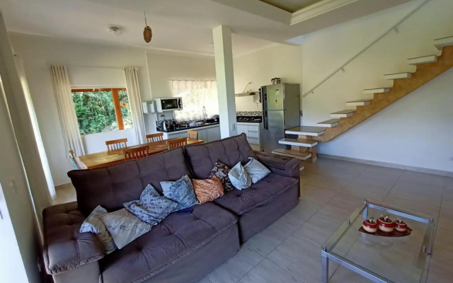 Casa espaçosa, aconchegante, com vista para o mar