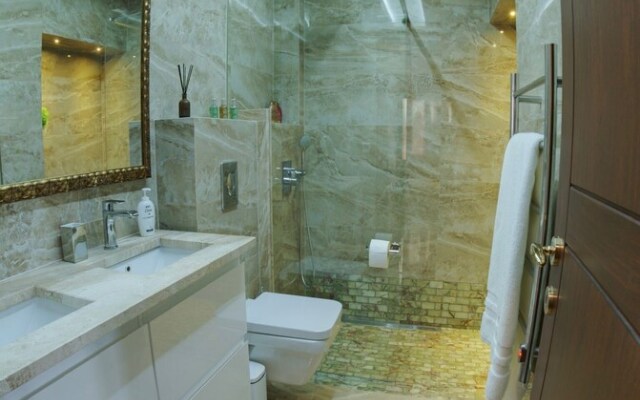 Luxury Apartment Eqanimity
