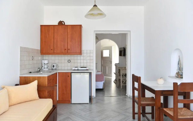 Hara Studios and Apartments
