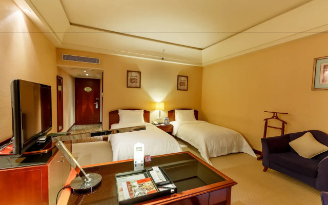 Parklane Hotel