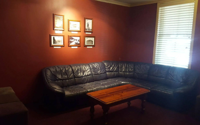 Wisemans Inn Hotel