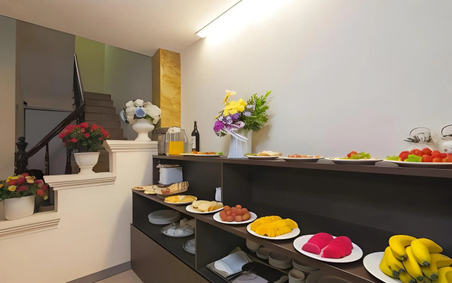 Hanoi Elpis Hotel