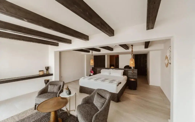 Kaliva Suites