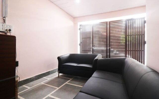 OYO 49097 Comfort Palace