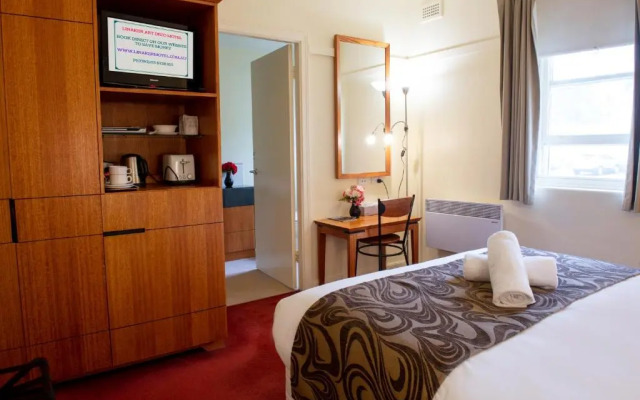 Linaker Art Deco Motel