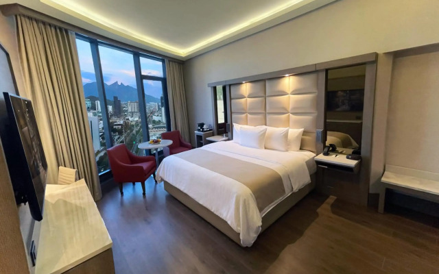 Safi Royal Luxury Metropolitan